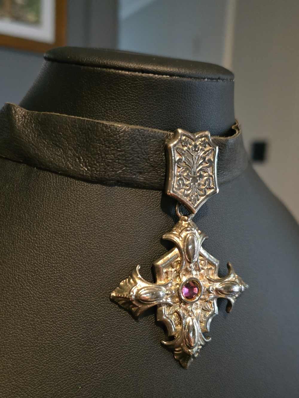 Vintage-Inspired Silver Cross Pendant Choker with Purple Stone